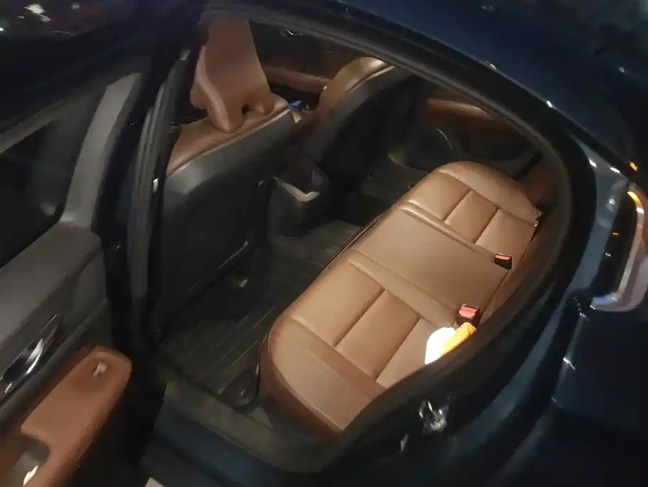 Volvo S60 — фото 10
