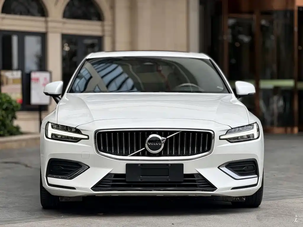 Volvo S60 — фото 3