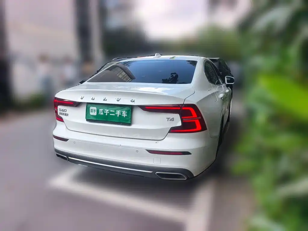 Volvo S60 — фото 4