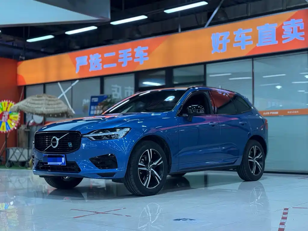 Volvo XC60 — фото 1