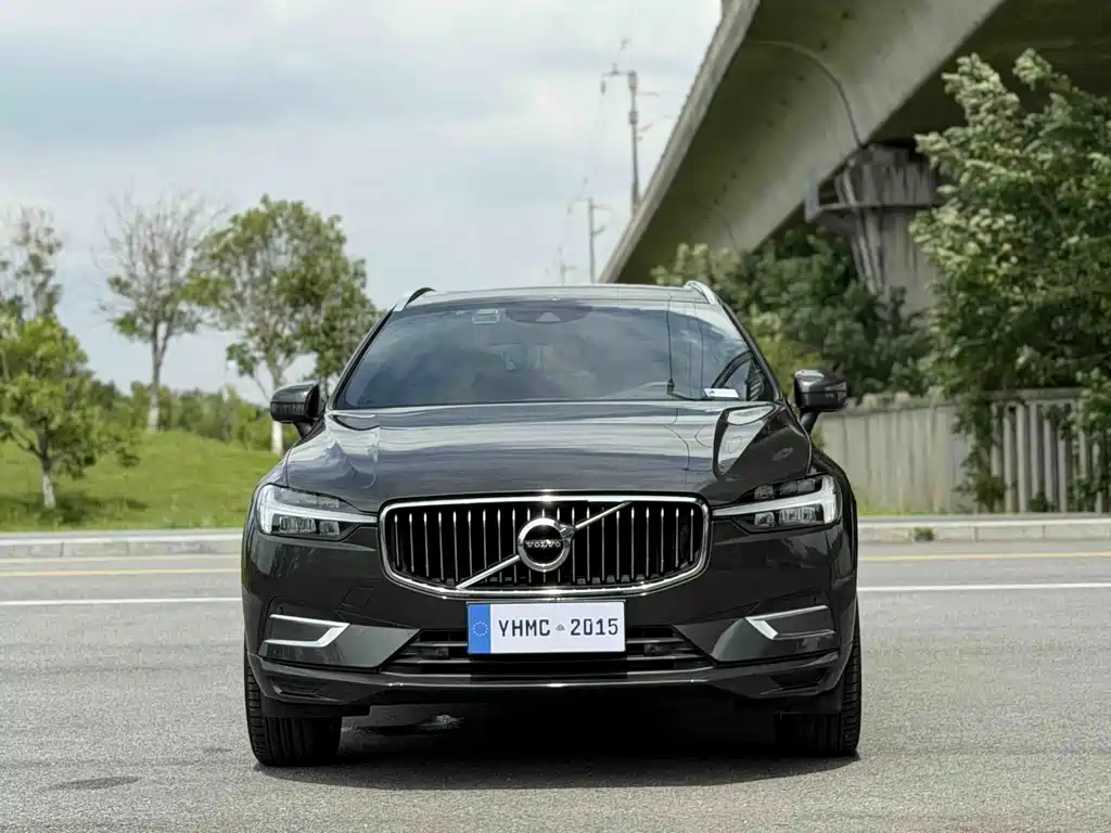Volvo XC60 — фото 2