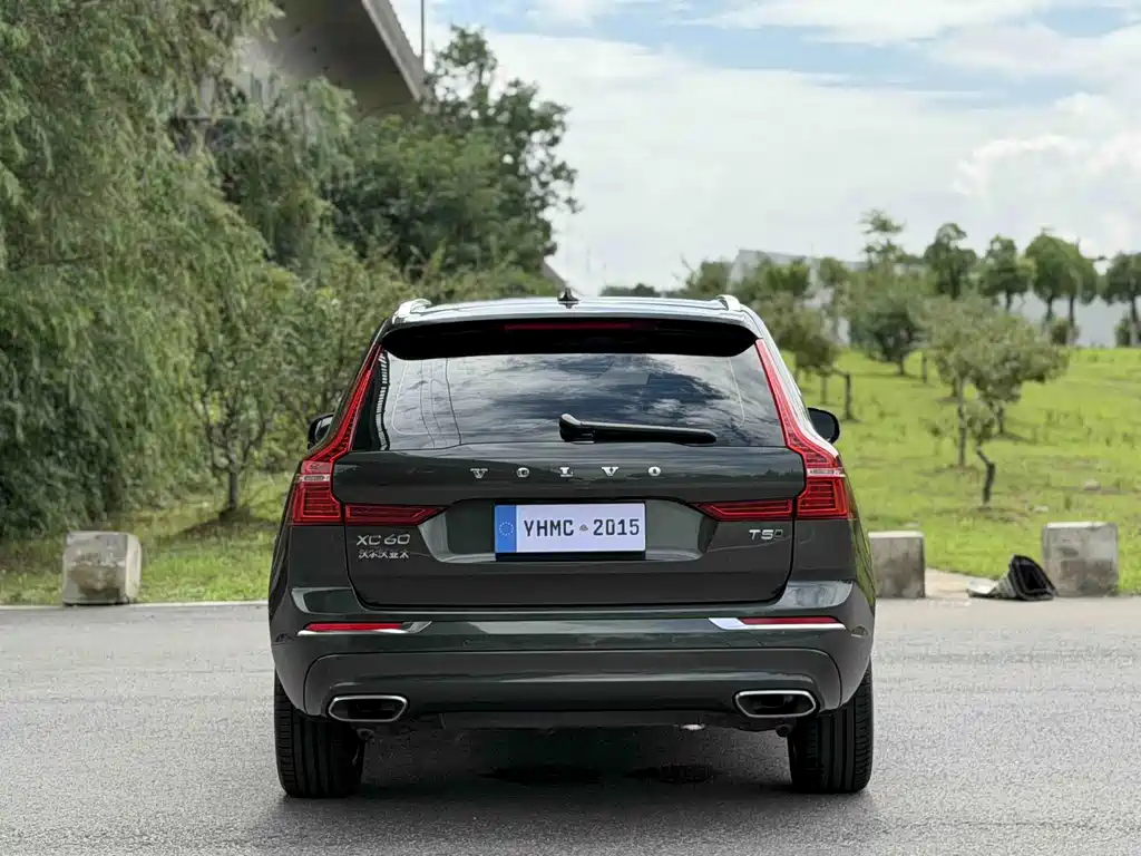 Volvo XC60 — фото 18