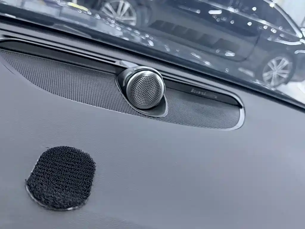 Volvo S60 — фото 10