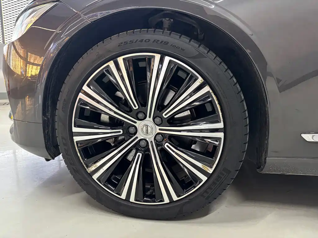 Volvo S90 — фото 10