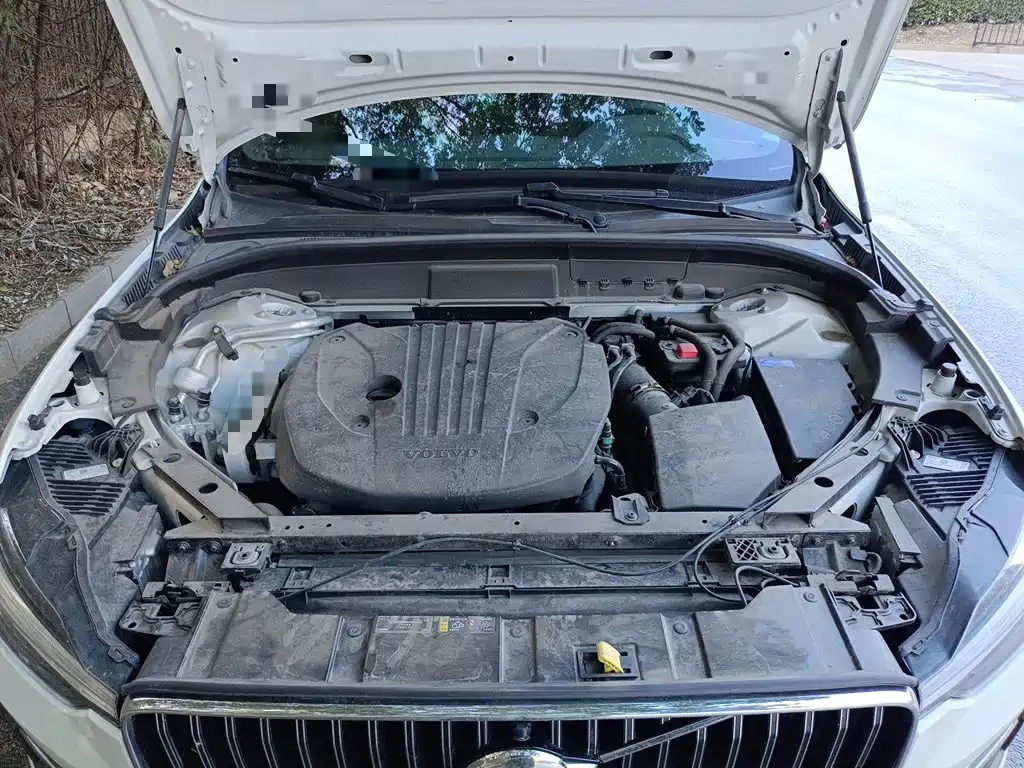 Volvo XC60 — фото 21