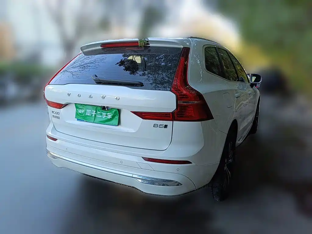Volvo XC60 — фото 6