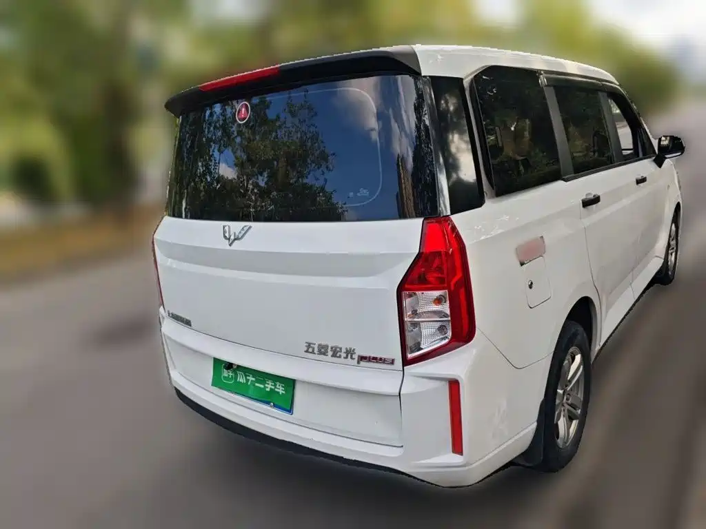 Wuling Hongguang PLUS — фото 4