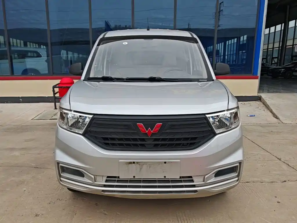 Wuling Hongguang V — фото 2