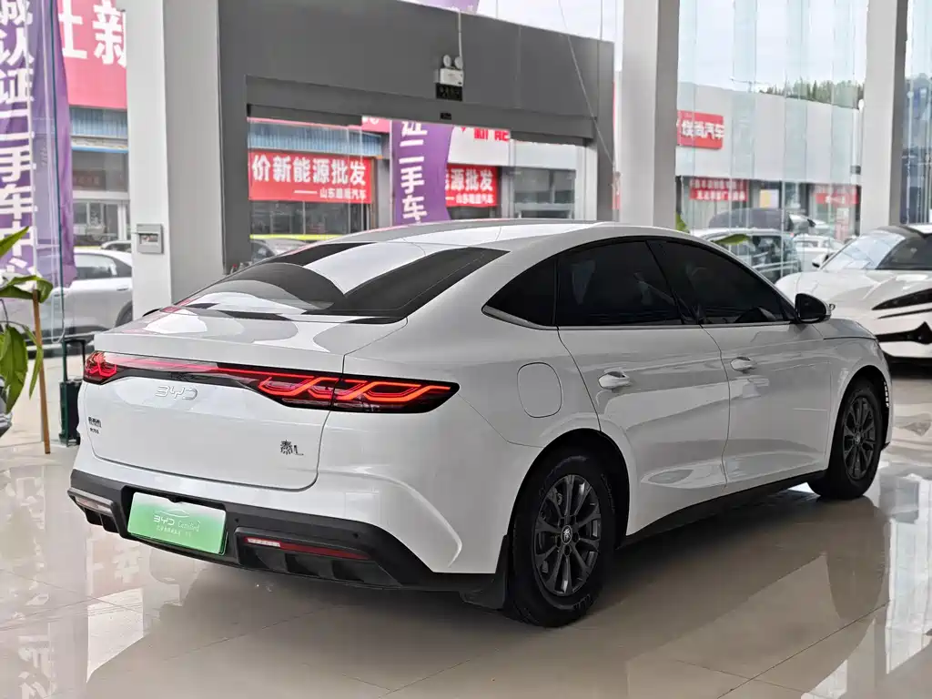BYD Qin L — фото 8