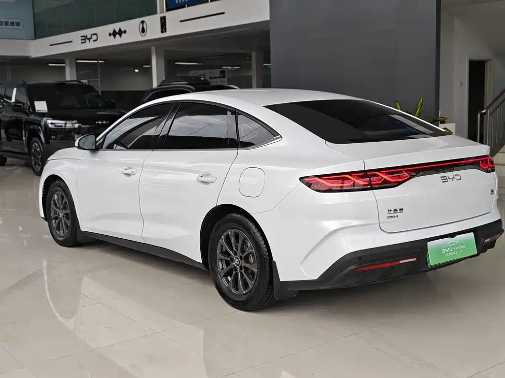 BYD Qin L — фото 9
