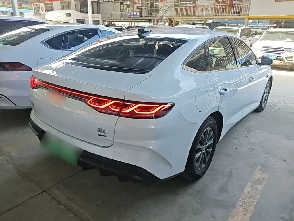 BYD Qin L — фото 7