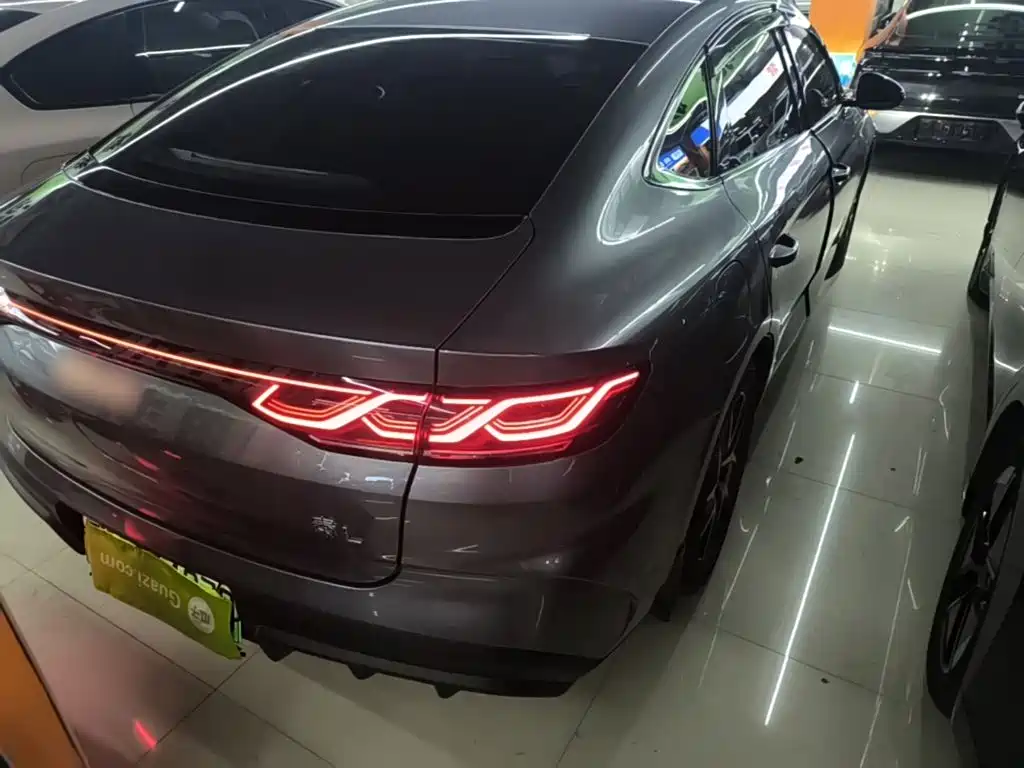BYD Qin L — фото 8