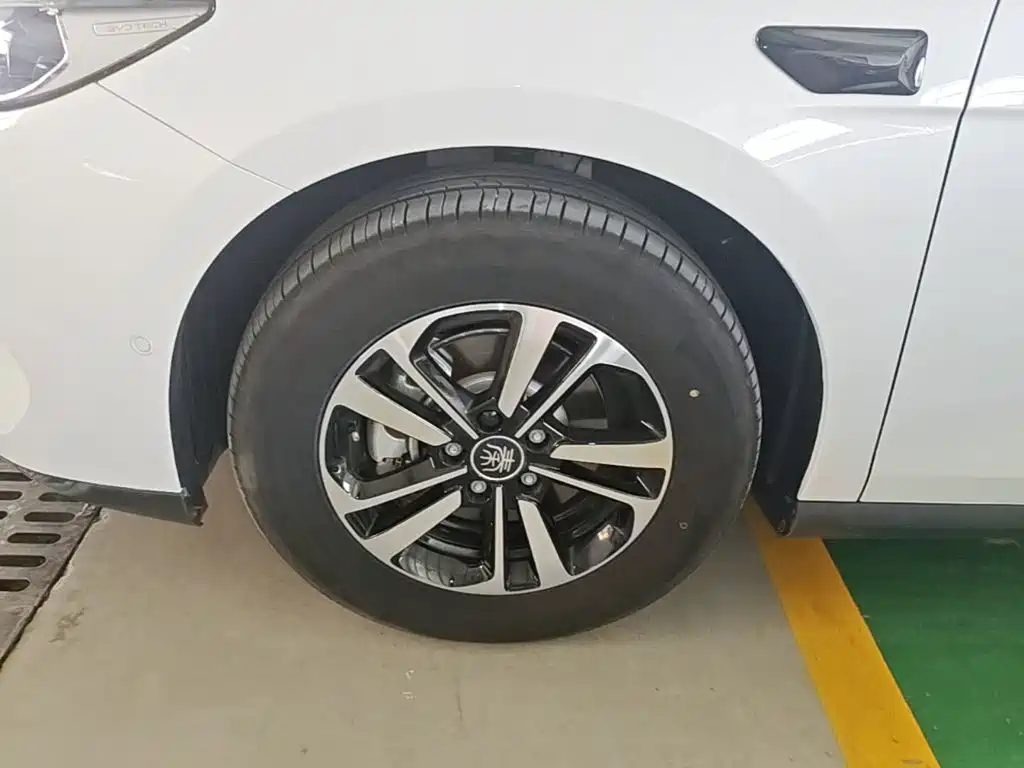 BYD Qin PLUS — фото 23