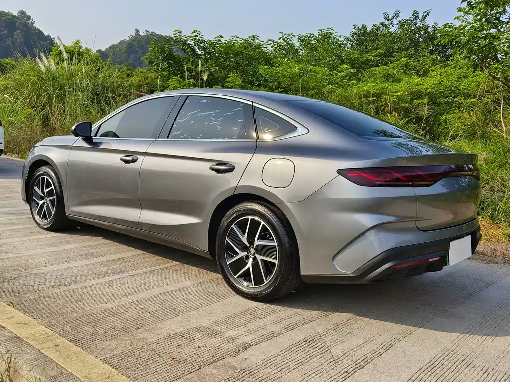 BYD Qin L — фото 8
