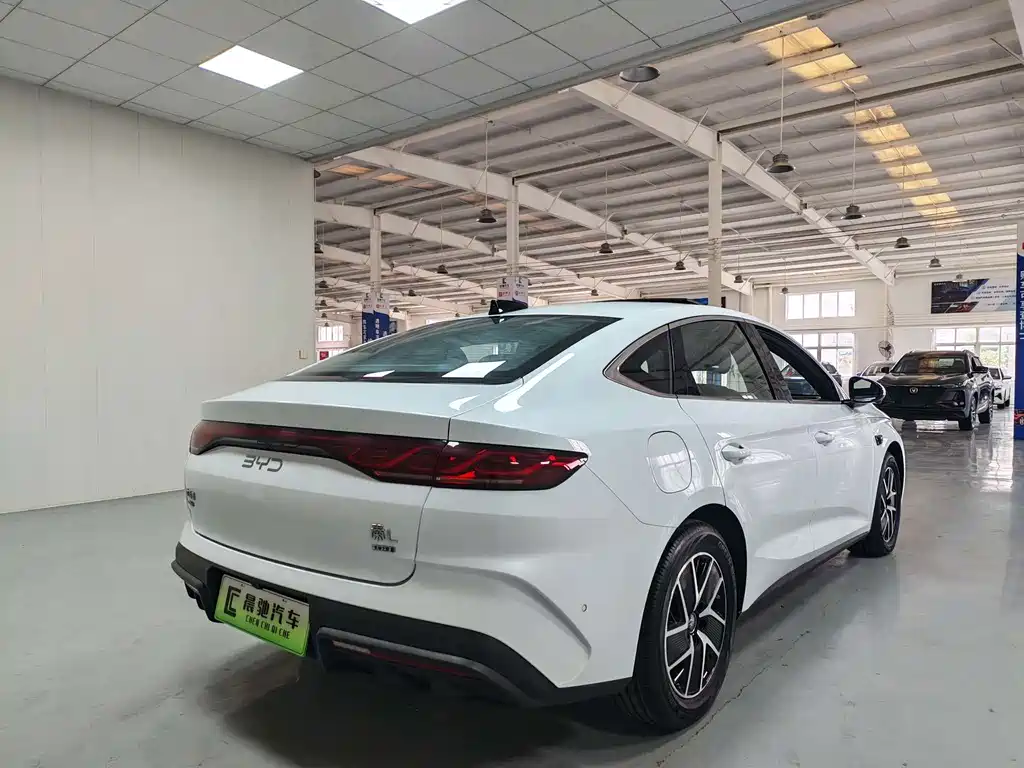 BYD Qin L — фото 4