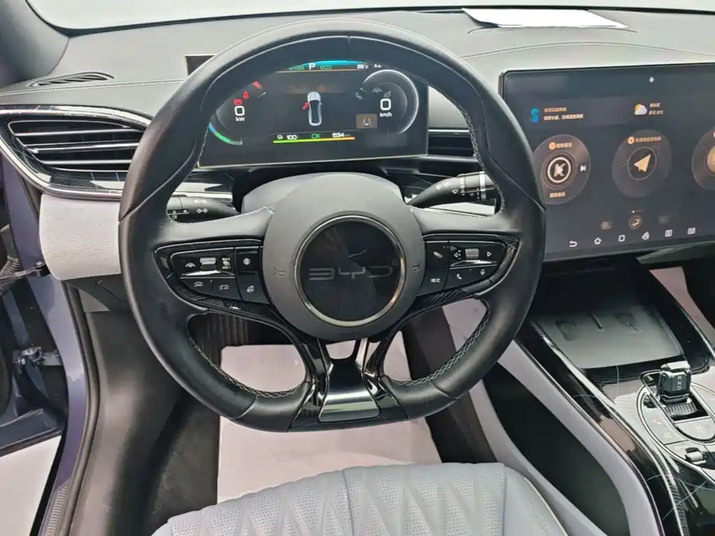 BYD Seal — фото 11