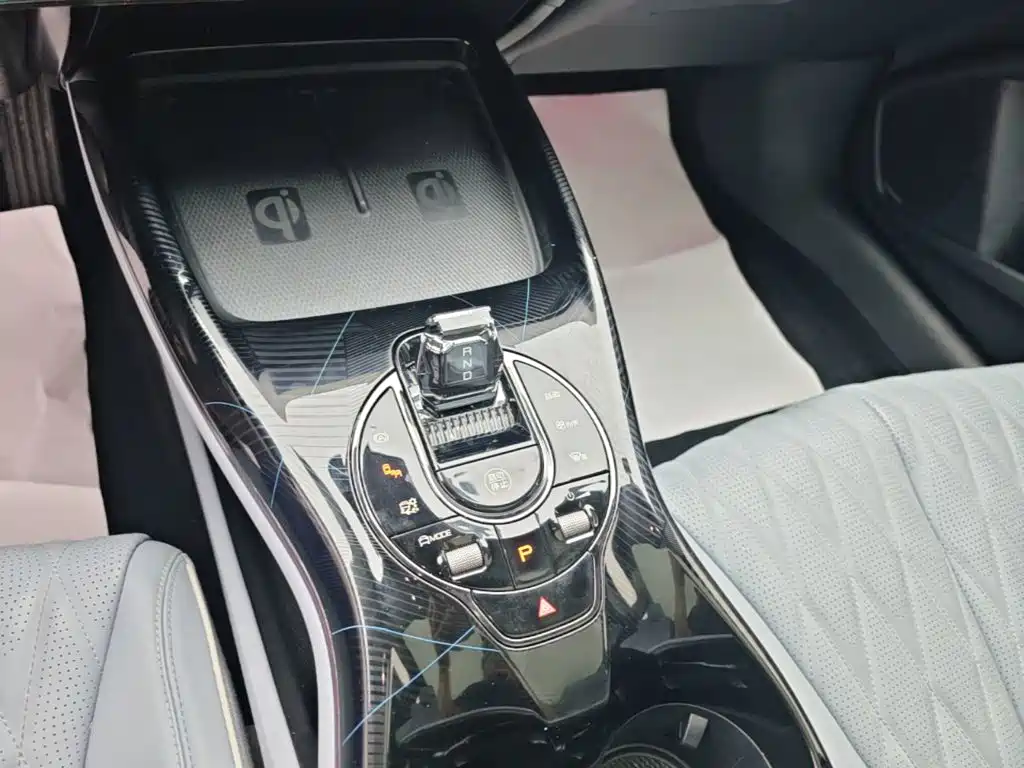 BYD Seal — фото 14