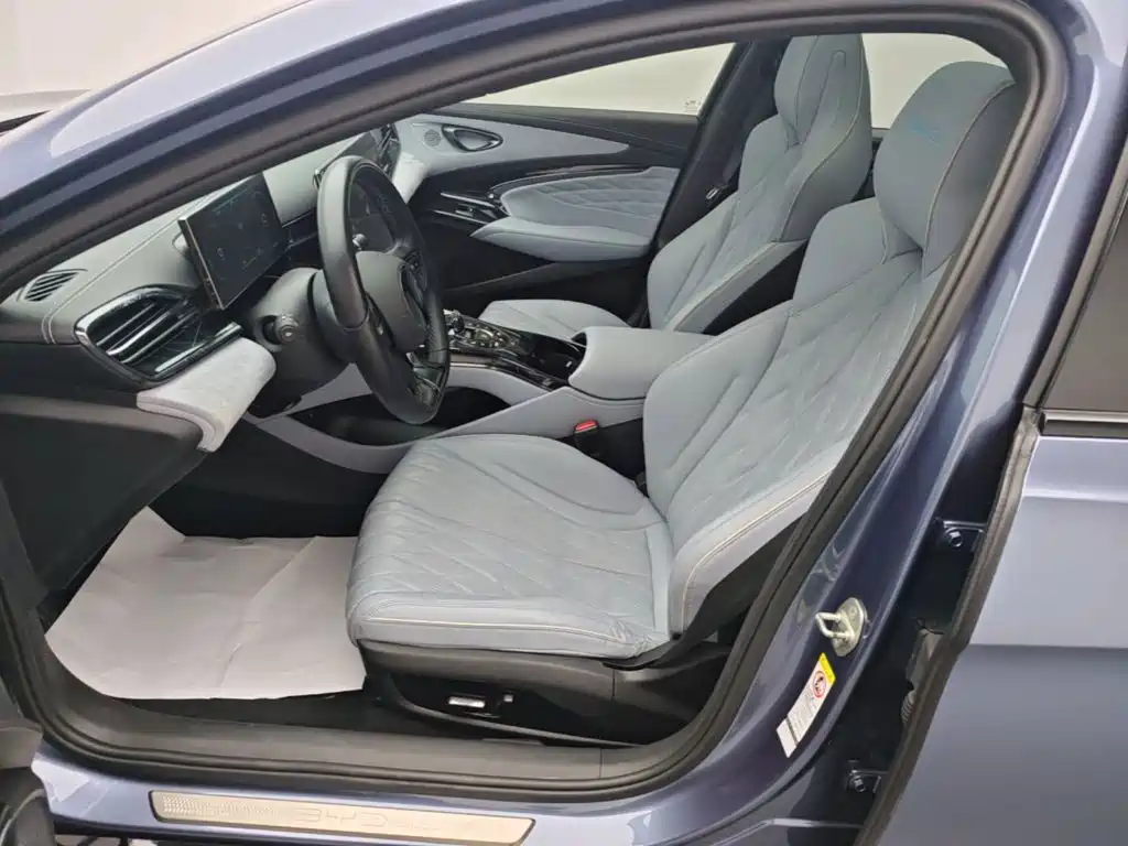 BYD Seal — фото 15