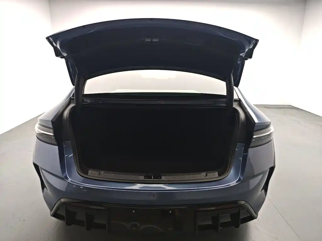 BYD Seal — фото 19