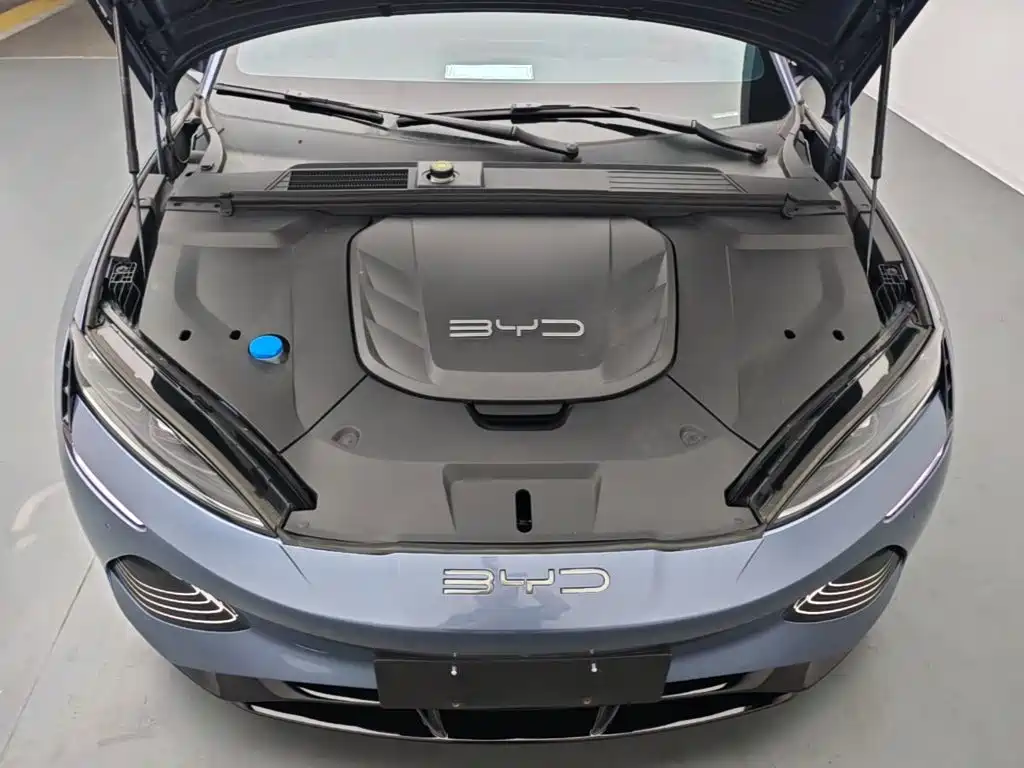 BYD Seal — фото 20
