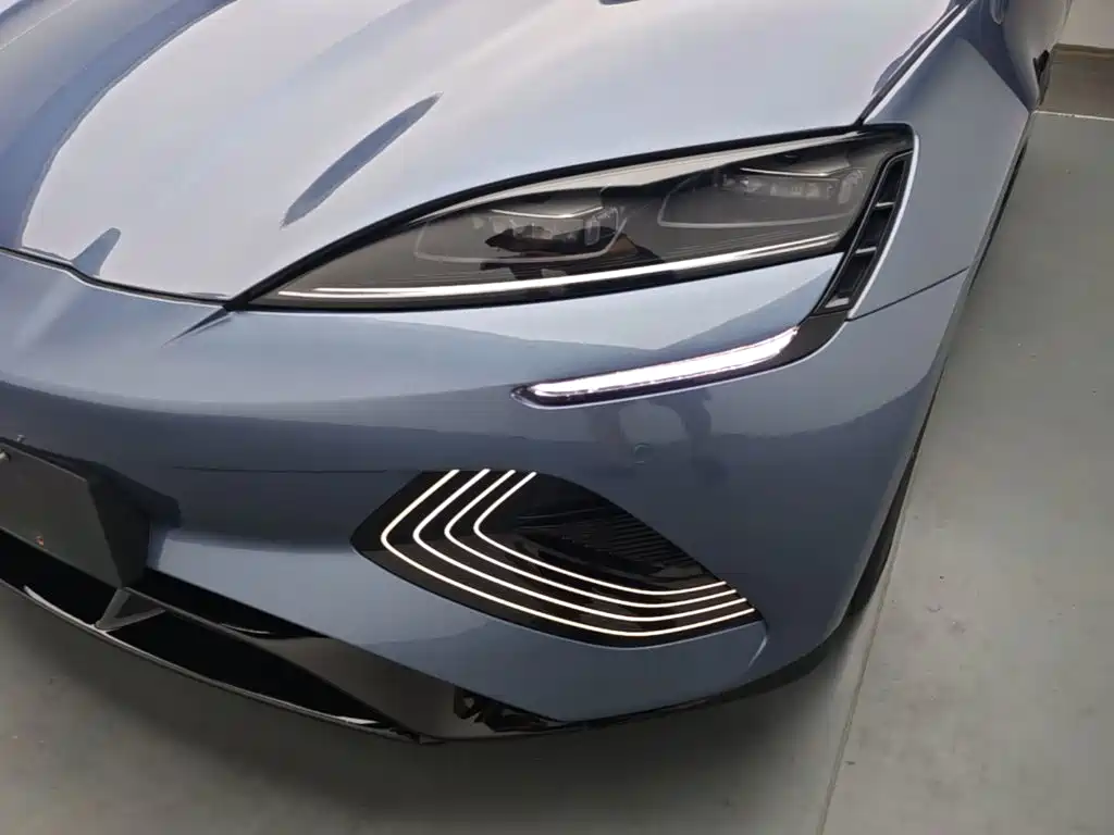 BYD Seal — фото 24