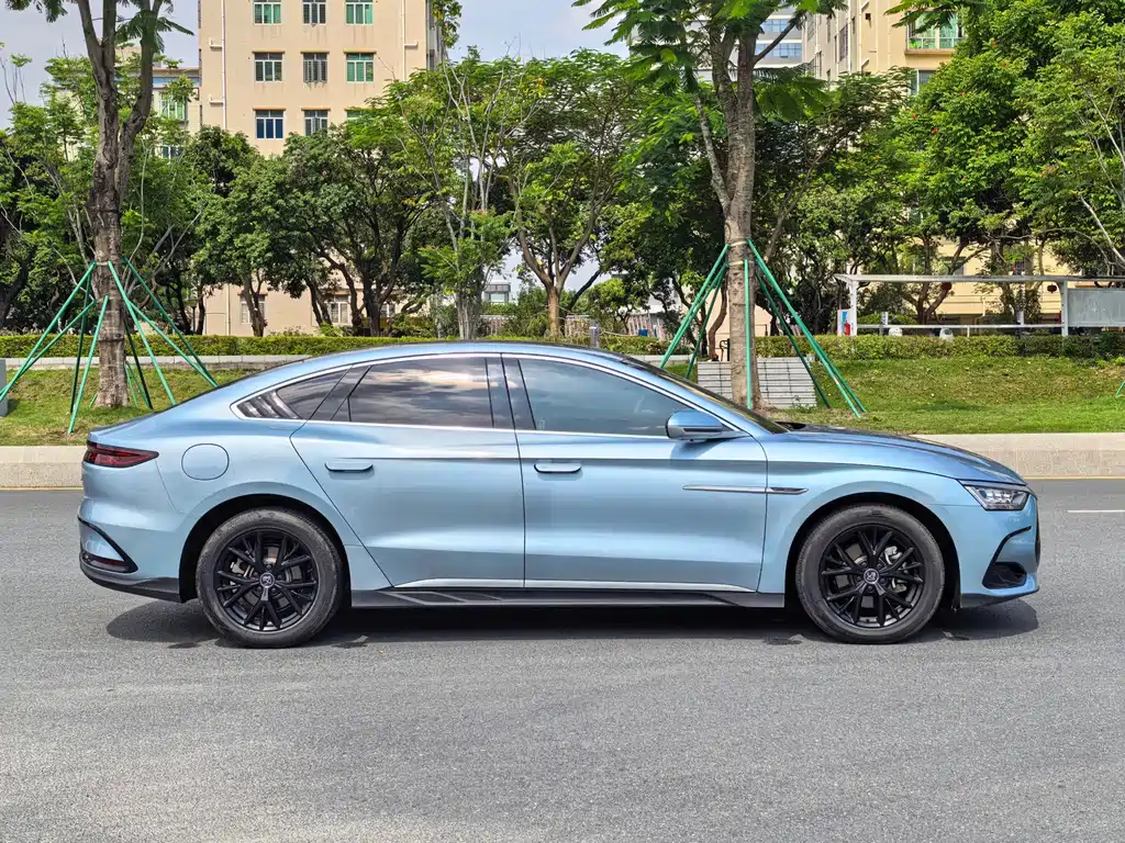 BYD Han — фото 10