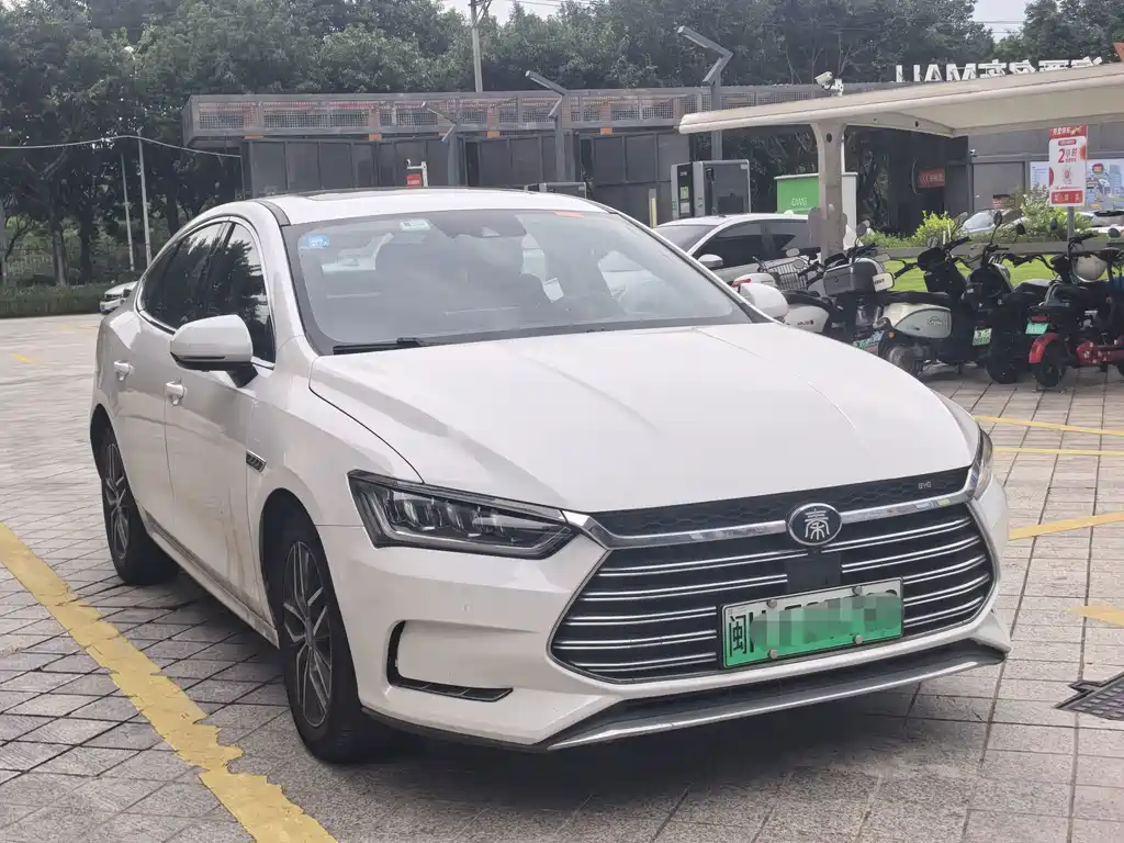 BYD Qin Pro NEV — фото 3
