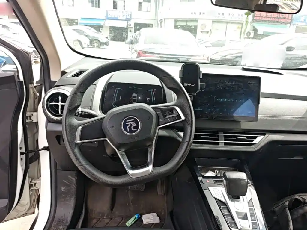 BYD Yuan EV — фото 11