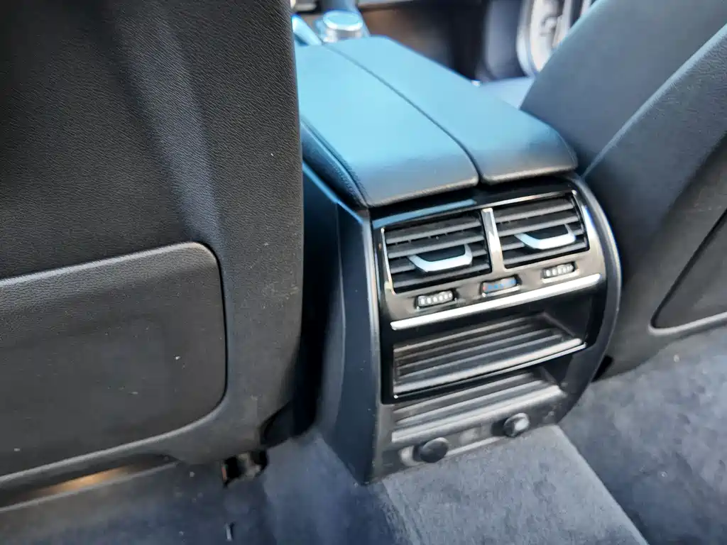 BMW 5 Series — фото 14