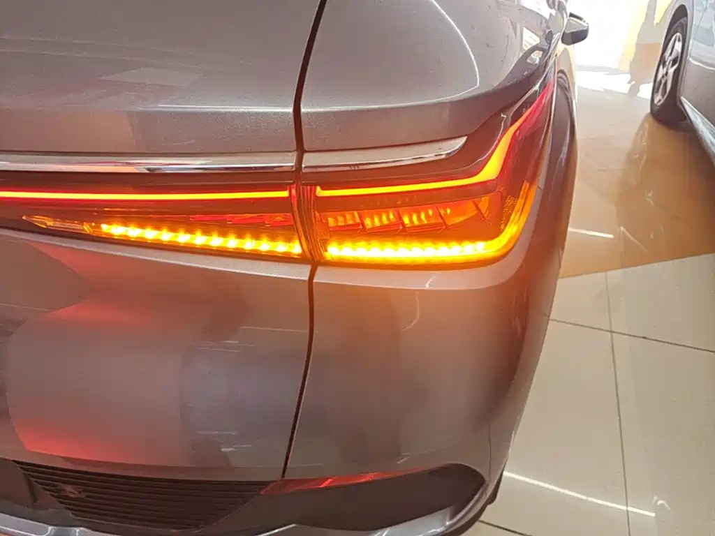 BYD Yuan Plus — фото 8