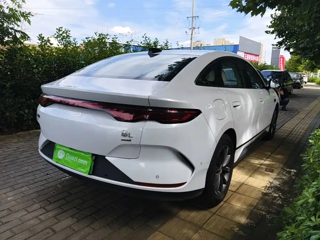 BYD Qin L — фото 7