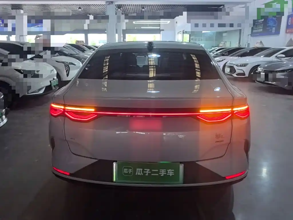 BYD Qin L — фото 6