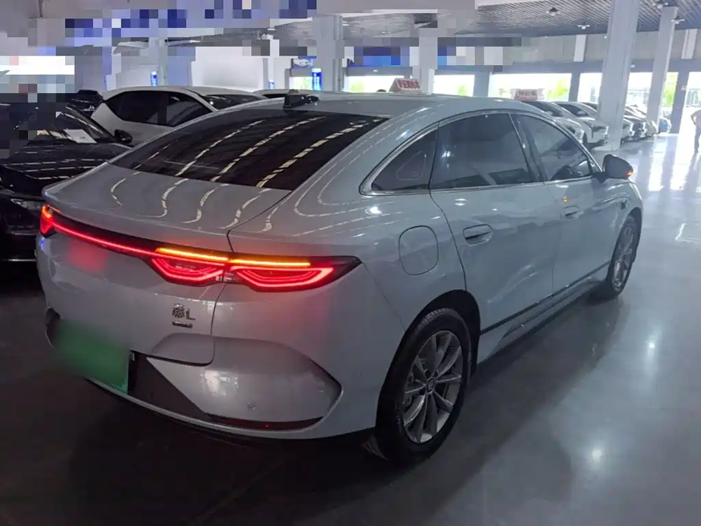BYD Qin L — фото 7