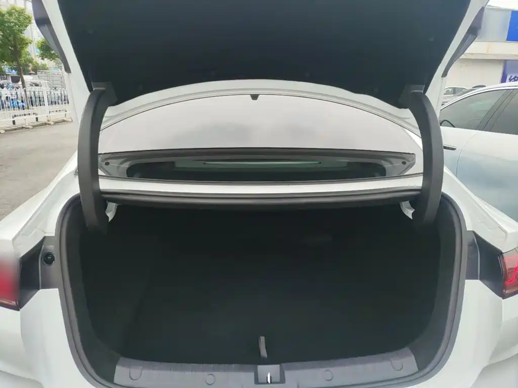 BYD Qin L — фото 19