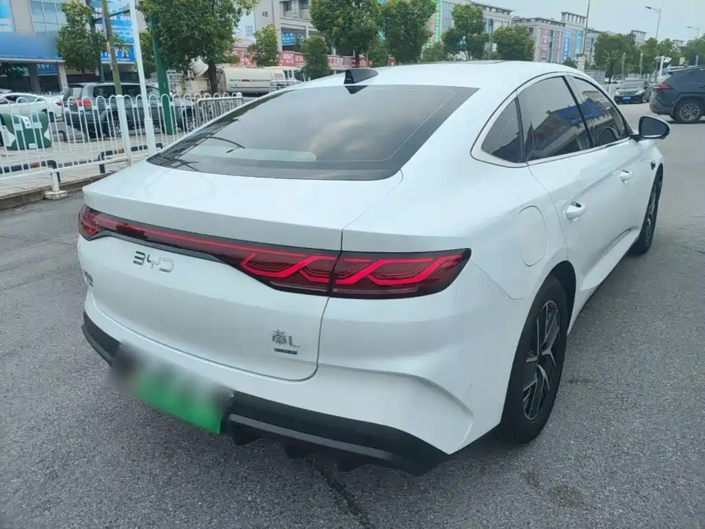 BYD Qin L — фото 7