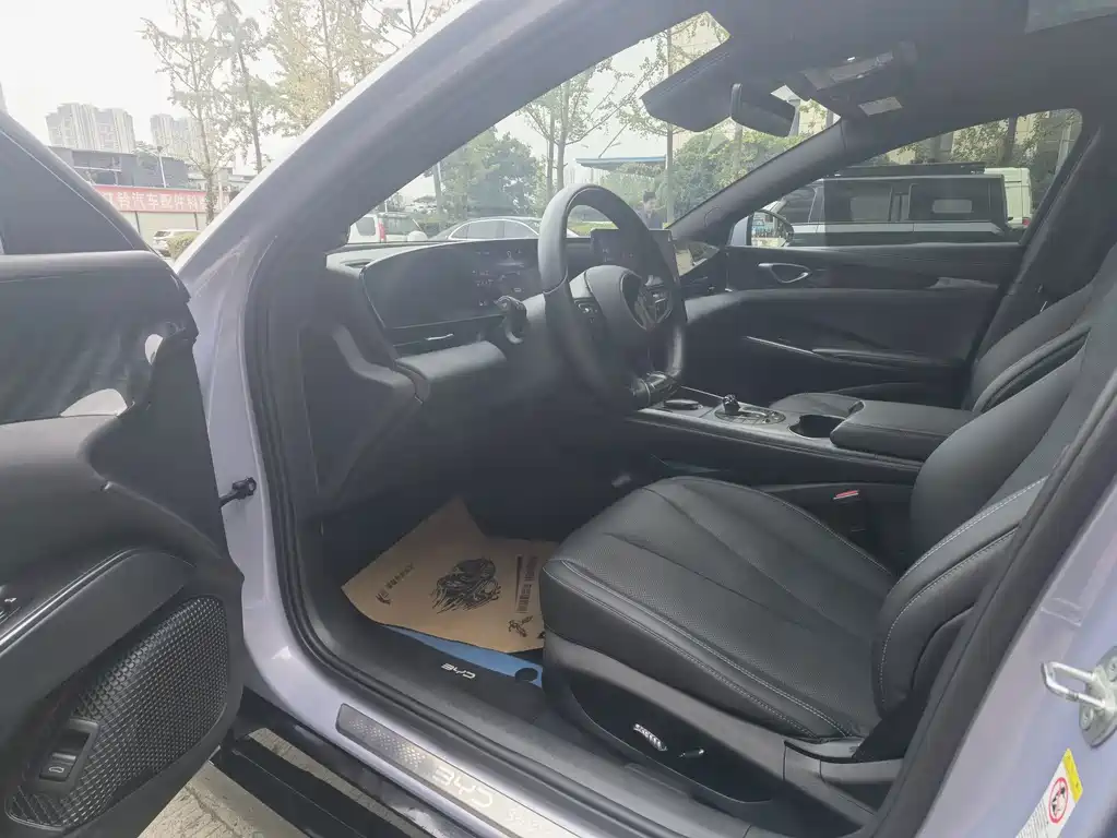 BYD Seal — фото 4