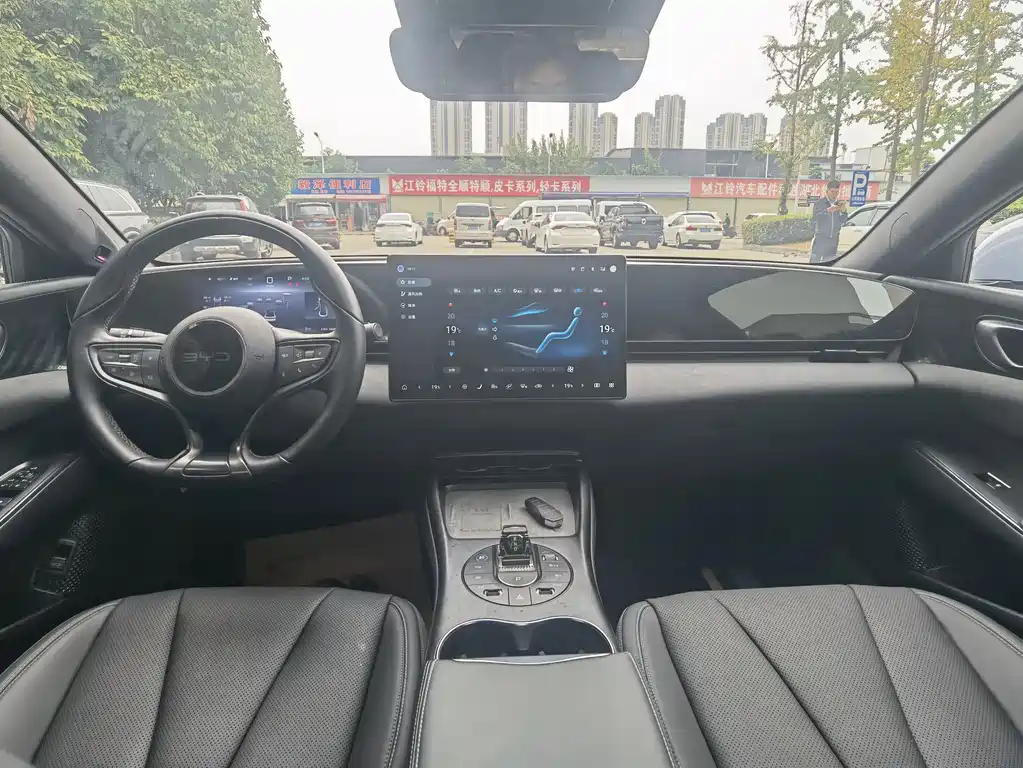 BYD Seal — фото 6