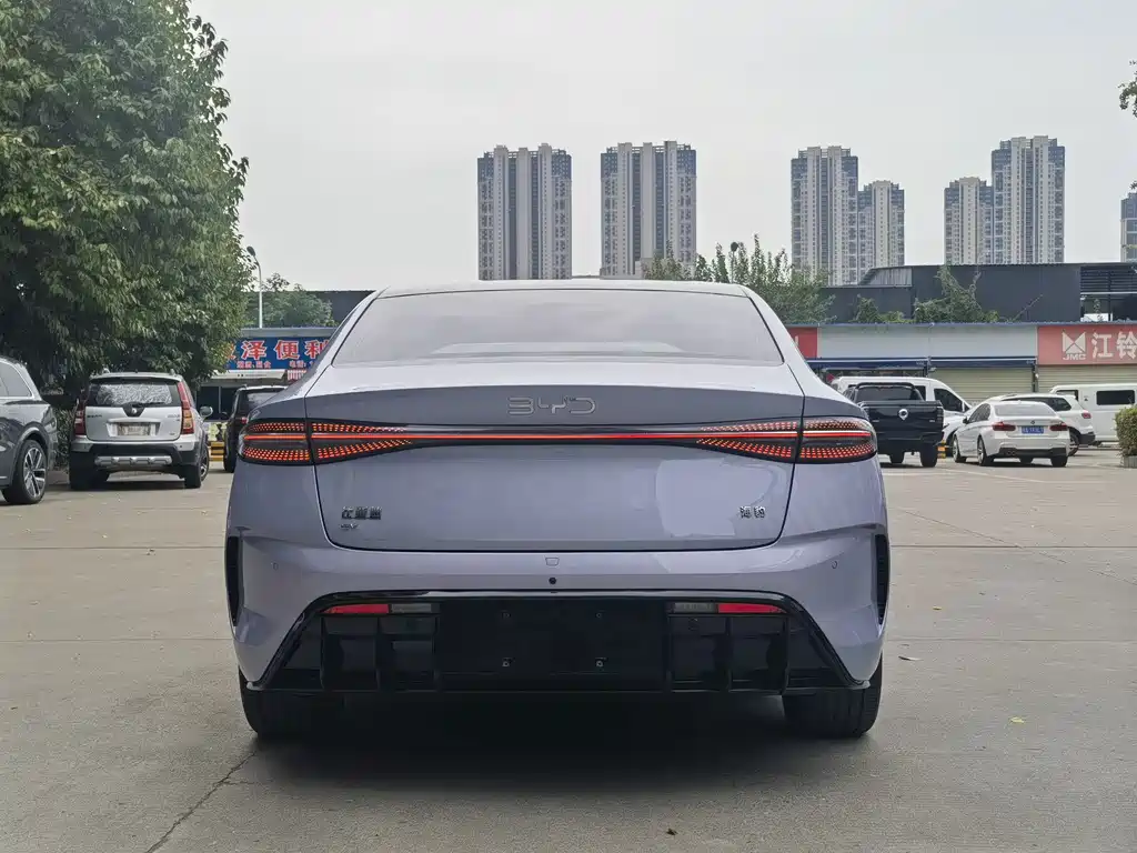 BYD Seal — фото 8