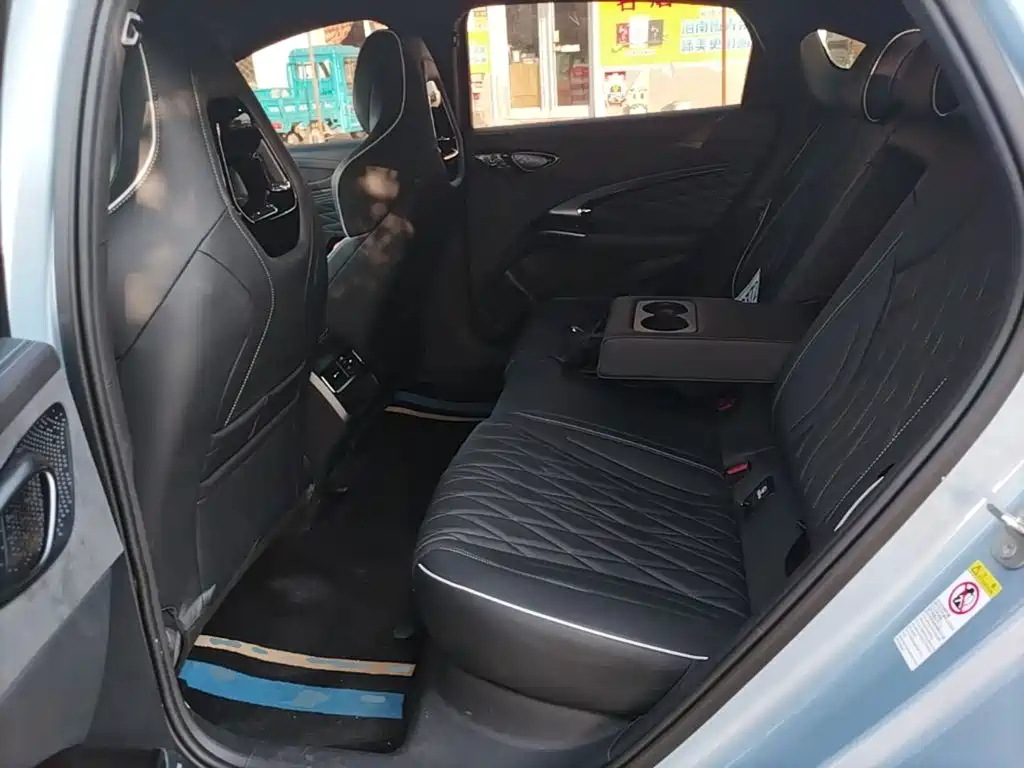 BYD Seal — фото 17