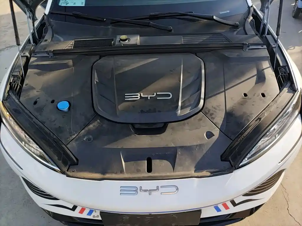 BYD Seal — фото 20