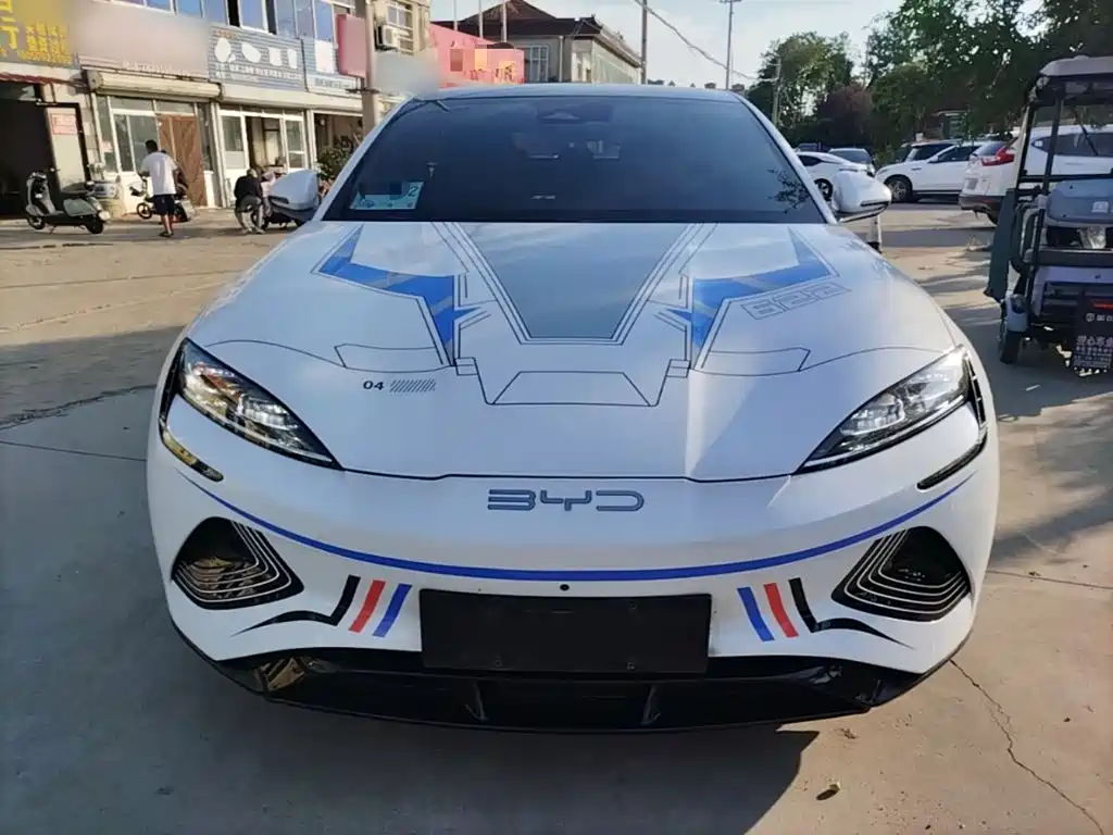 BYD Seal — фото 3