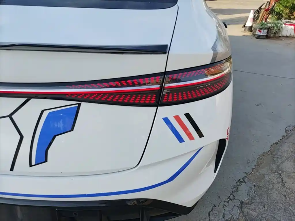 BYD Seal — фото 8