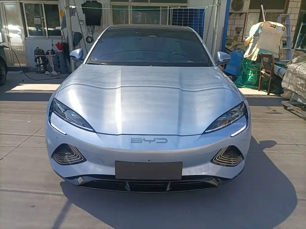 BYD Seal — фото 3