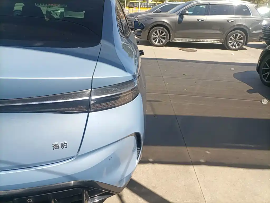 BYD Seal — фото 8