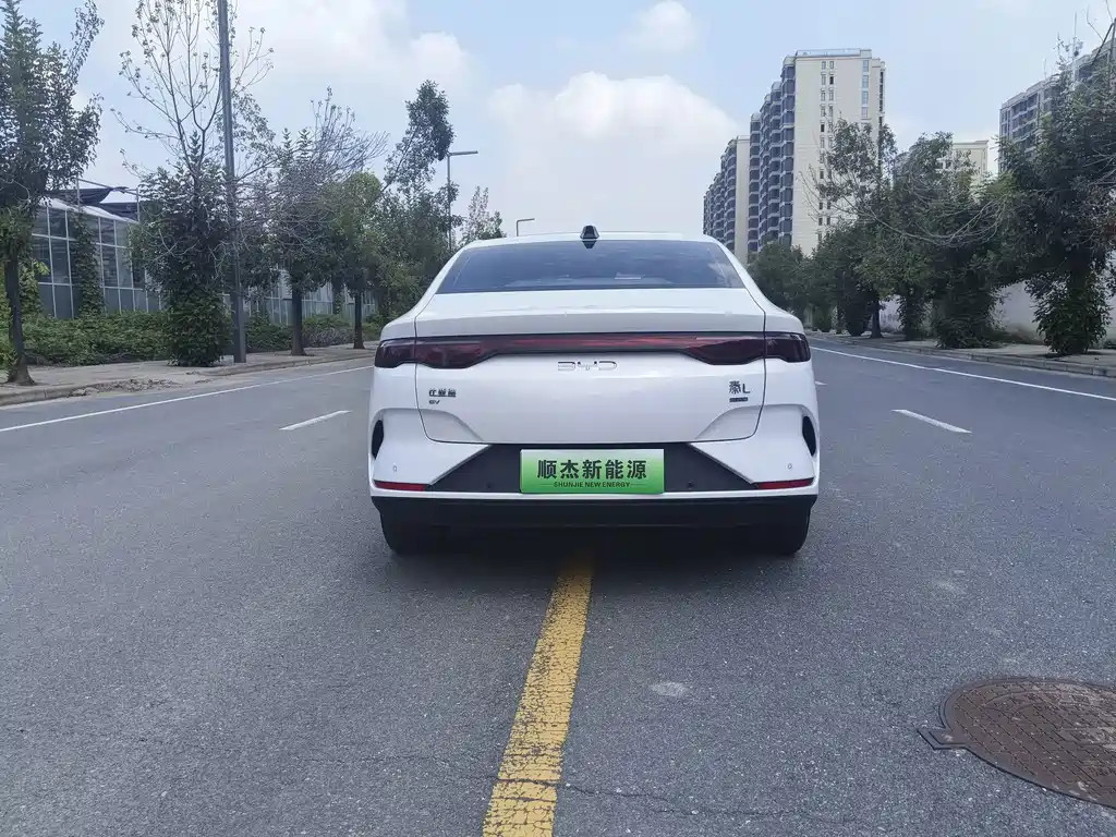 BYD Qin L — фото 11