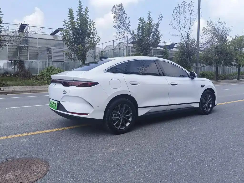 BYD Qin L — фото 10