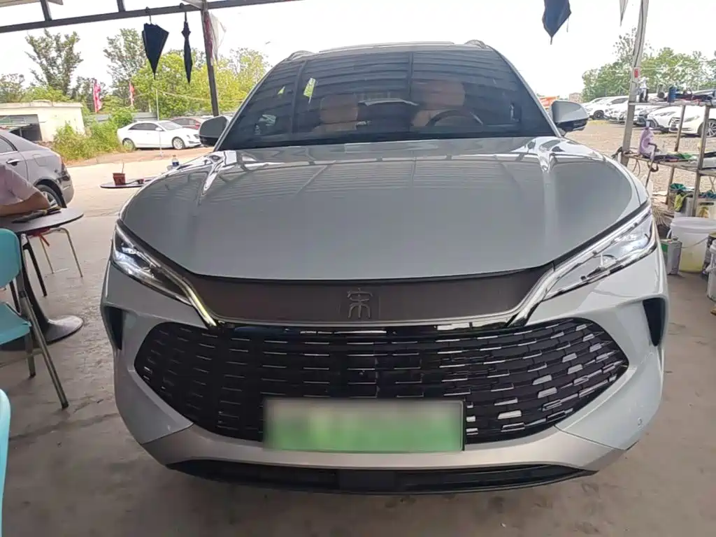 BYD L DM-i — фото 3