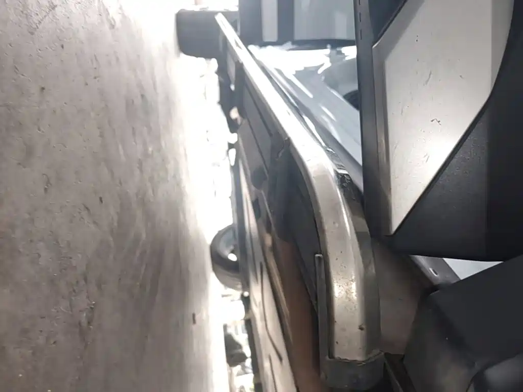 BYD L DM-i — фото 21