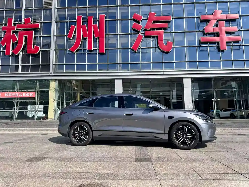 BYD Qin L — фото 11