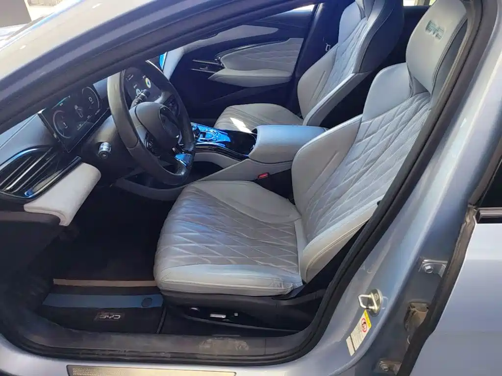 BYD Seal — фото 11